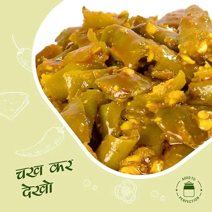 Stir-fried green bell peppers with a green background